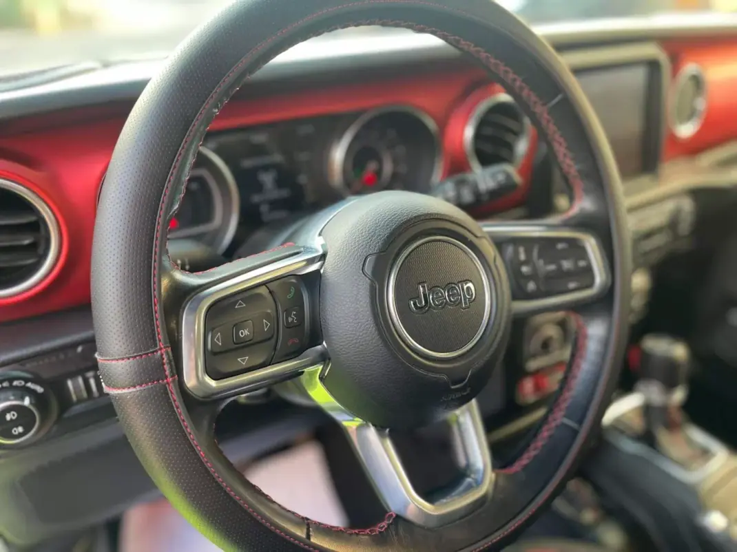 Jeep Wrangler Unlimited 2020 - 58900 EUR, 97594 km - AUTO.MOTO.pt - 97594km - foto 5 de 17