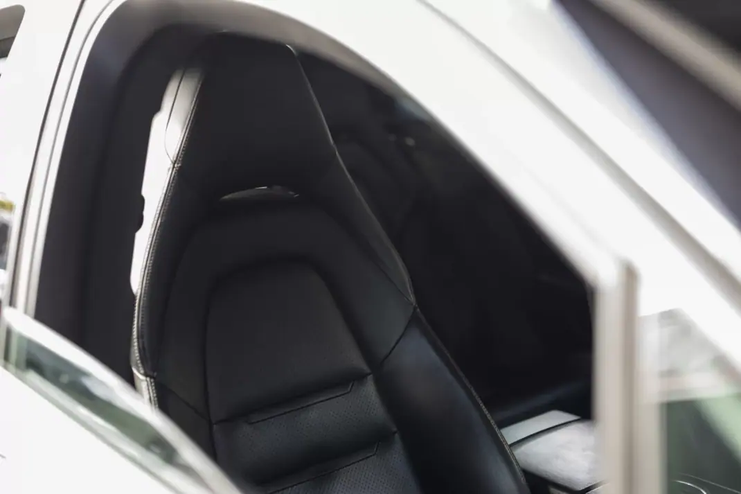 Porsche Panamera 2019 - 61900 EUR, 108300 km - 108300km - foto 28 de 46