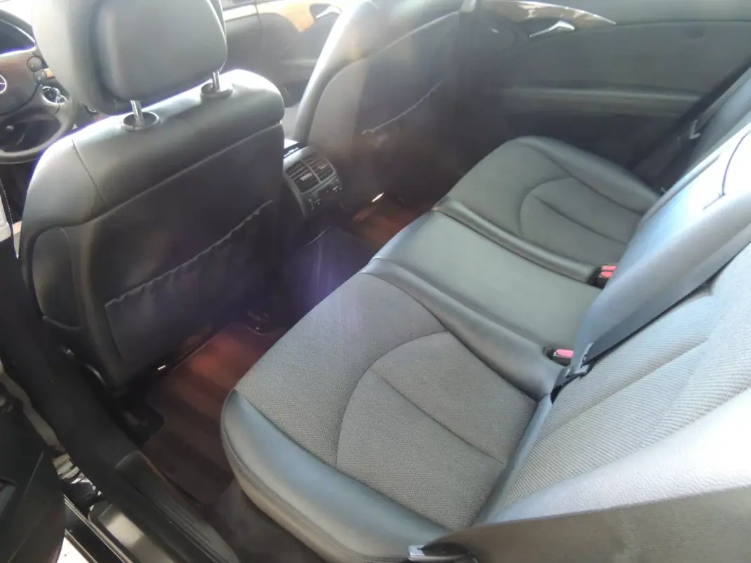Mercedes-Benz E 220 2006 - 9950 EUR, 281100 km - AUTO.MOTO.pt - 281100km - foto 15 de 16