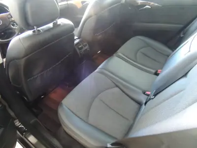 Mercedes-Benz E 220 2006 - 9950 EUR, 281100 km - AUTO.MOTO.pt - 281100km - foto 15 de 16