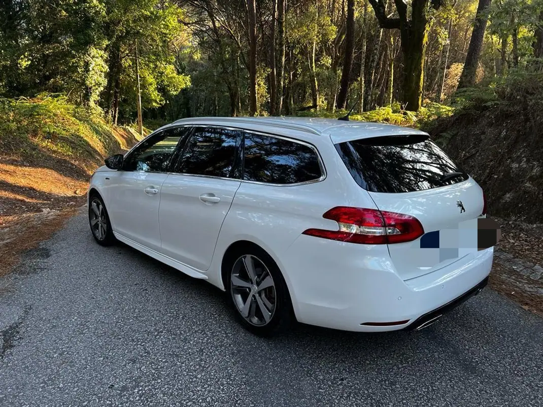 Peugeot 308 SW 2020 - 15500 EUR, 170000 km - AUTO.MOTO.pt - 170000km - foto 2 de 12