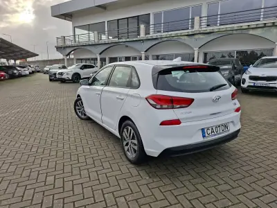 Hyundai i30 2020 - 13000 EUR, 123500 km - AUTO.MOTO.pt - 123500km - foto 8 de 25