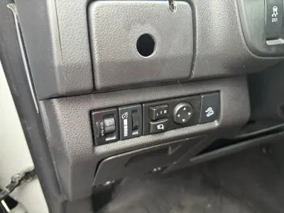 Isuzu 2019 - 21900 EUR, 171159 km - AUTO.MOTO.pt - 171159km - foto 8 de 12