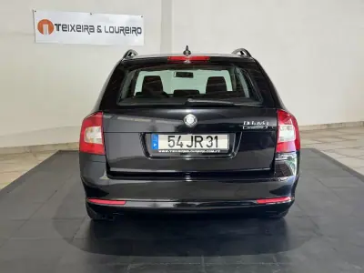 Skoda Octavia Break 2010 - 6900 EUR, 217525 km - AUTO.MOTO.pt - 217525km - foto 6 de 22