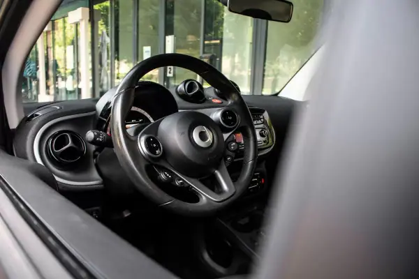 Smart ForTwo Coupé 2019 - 12900 EUR, 70638 km - AUTO.MOTO.pt - 70638km - foto 28 de 28