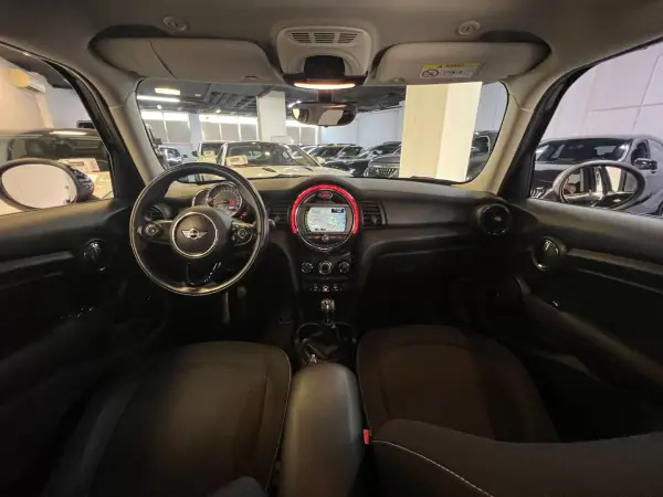MINI 5 Portas 2016 - 13990 EUR, 95000 km - AUTO.MOTO.pt - 95000km - foto 9 de 41