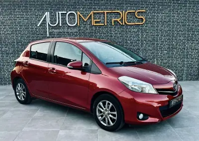 Toyota Yaris 2014 - 9990 EUR, 157000 km - AUTO.MOTO.pt - 157000km - foto 6 de 14