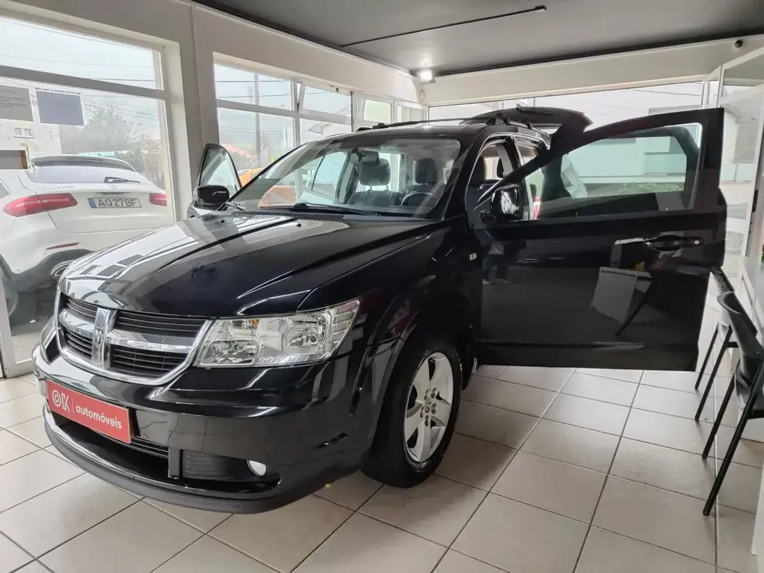 Dodge Journey 2010 - 11750 EUR, 113500 km - AUTO.MOTO.pt - 113500km - foto 25 de 36