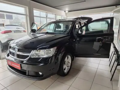 Dodge Journey 2010 - 11750 EUR, 113500 km - AUTO.MOTO.pt - 113500km - foto 25 de 36