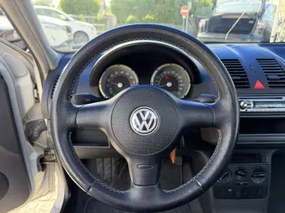 Volkswagen Polo 2000 — foto 4 de 32