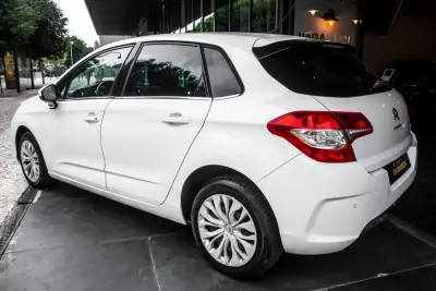 Citroën C4 2011 - 5790 EUR, 293492 km - AUTO.MOTO.pt - 293492km - foto 3 de 29