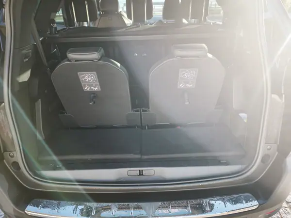 Peugeot 5008 2018 - 24900 EUR, 116000 km - AUTO.MOTO.pt - 116000km - foto 7 de 15