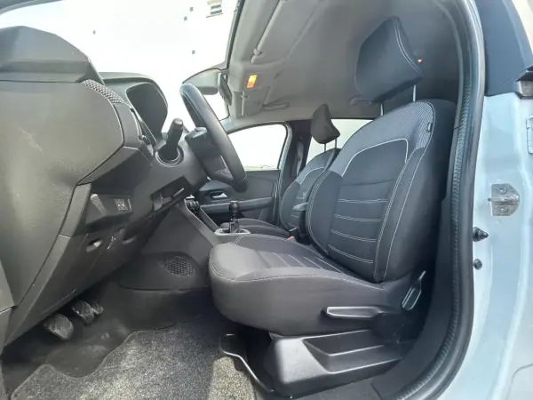 Dacia Jogger 2023 - 15500 EUR, 122342 km - AUTO.MOTO.pt - 122342km - foto 13 de 20