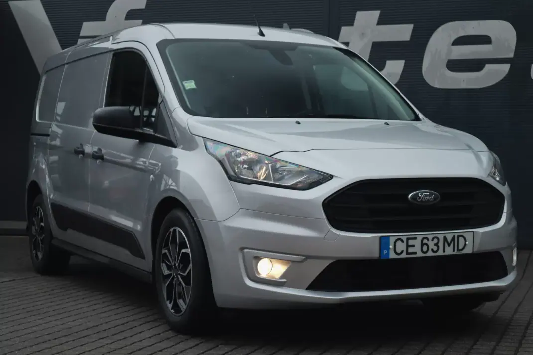 Ford Transit Connect 2021 - 19880 EUR, 69888 km - AUTO.MOTO.pt - 69888km - foto 18 de 33