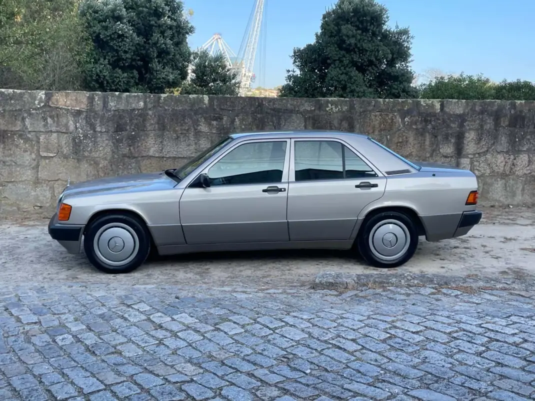 Mercedes-Benz 190 1993 - 14900 EUR, 41200 km - 41200km - foto 7 de 40