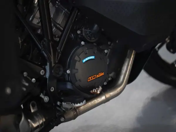 KTM 1190 RC8 R Race Spec 2022 - 16490 EUR, 19000 km - AUTO.MOTO.pt - 19000km - foto 12 de 12