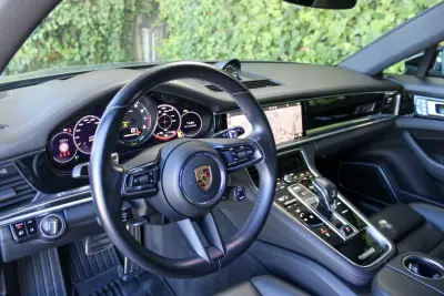 Porsche Panamera Sport Turismo 2021 - 89900 EUR, 47000 km - 47000km - foto 11 de 23