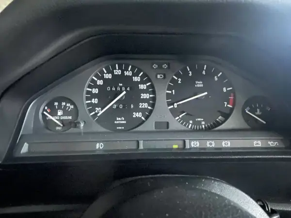 BMW 318 1991 - 27500 EUR, 78000 km - AUTO.MOTO.pt - 78000km - foto 7 de 19