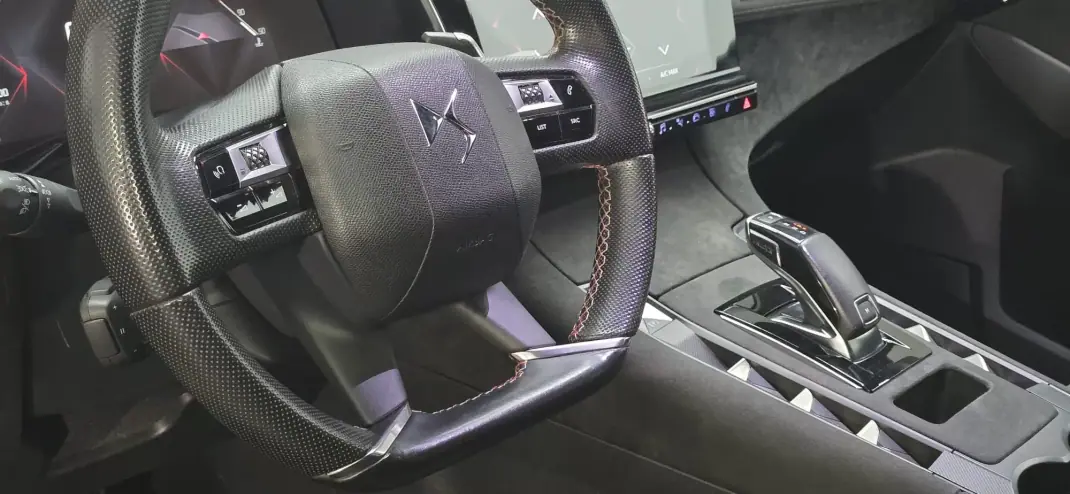 DS DS7 Crossback 2019 - 20990 EUR, 170000 km - AUTO.MOTO.pt - 170000km - foto 33 de 59