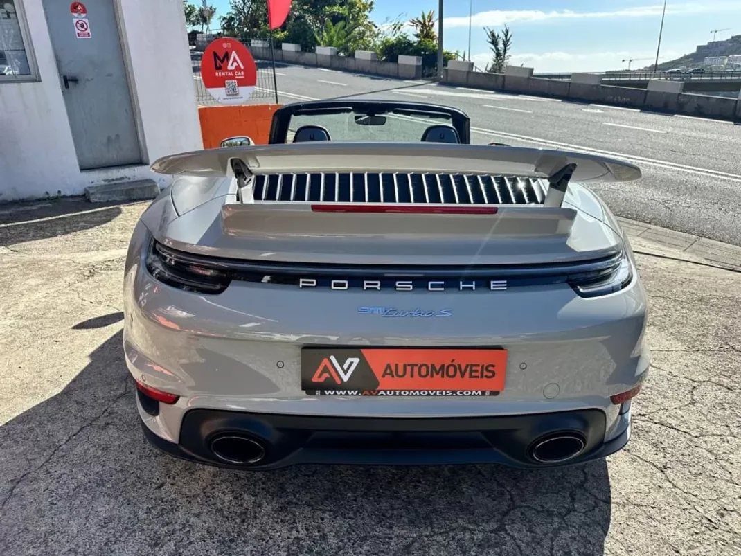 Porsche 992 2021 - 285000 EUR, 14800 km - 14800km - foto 8 de 17