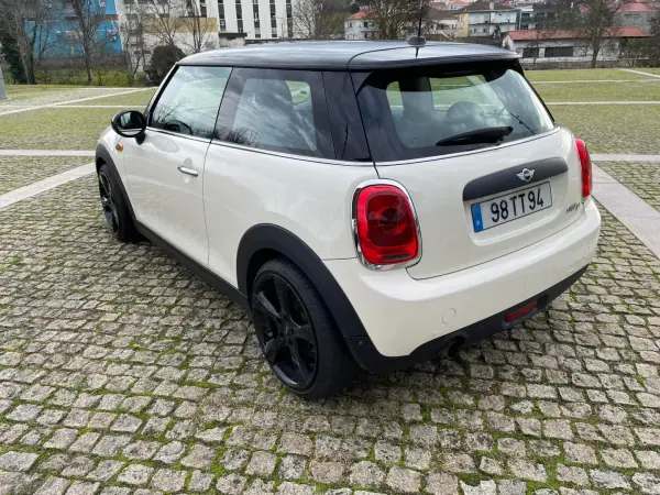 MINI One 2015 - 13500 EUR, 182000 km - AUTO.MOTO.pt - 182000km - foto 4 de 7