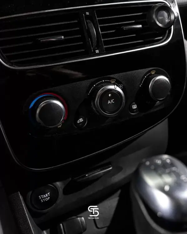 Renault Clio 2019 - 10450 EUR, 79000 km - AUTO.MOTO.pt - 79000km - foto 18 de 19