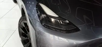 Tesla Model Y 2021 - 31990 EUR, 120828 km - foto 4 de 51