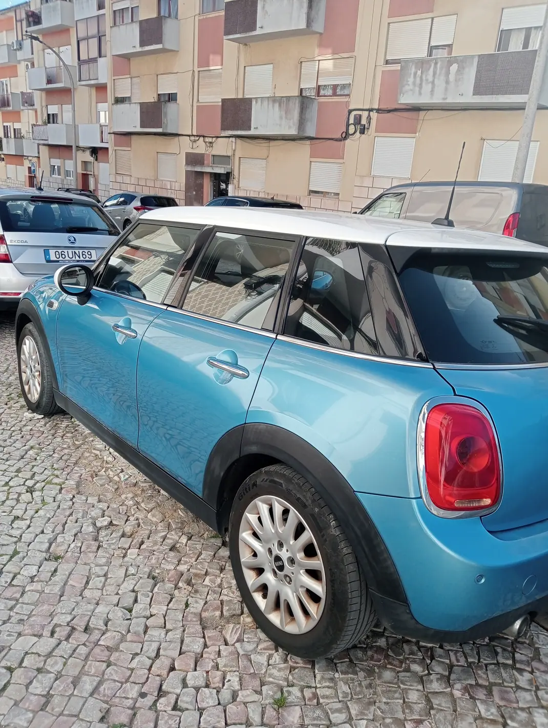 MINI Cooper 2015 - 12500 EUR, 131000 km - AUTO.MOTO.pt - 131000km - foto 2 de 7