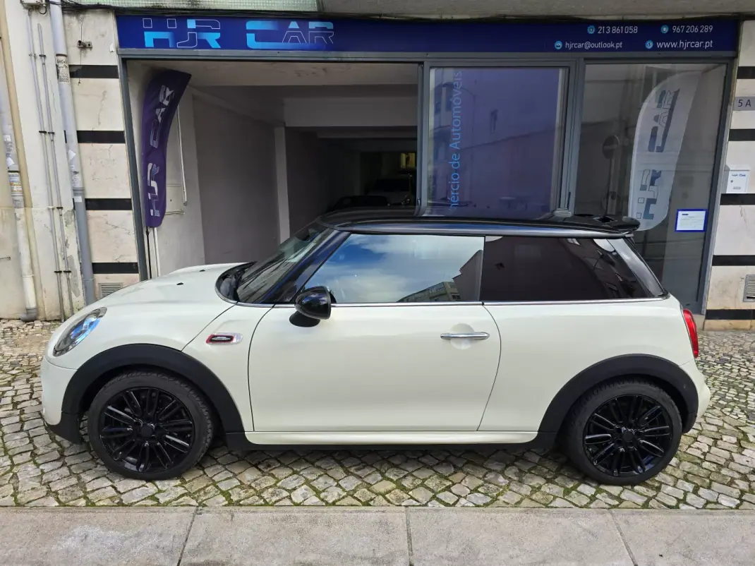 MINI Cooper 2017 - 14999 EUR, 166333 km - AUTO.MOTO.pt - 166333km - foto 8 de 24