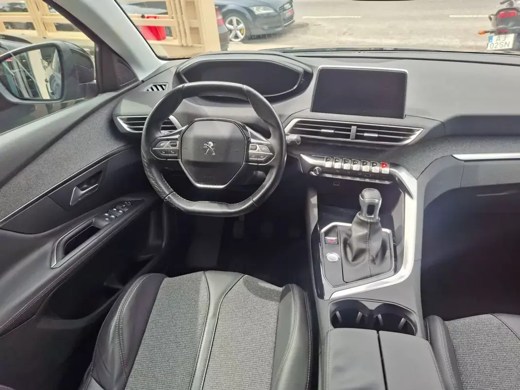 Peugeot 3008 2017 - 13500 EUR, 100000 km - 100000km - foto 28 de 39