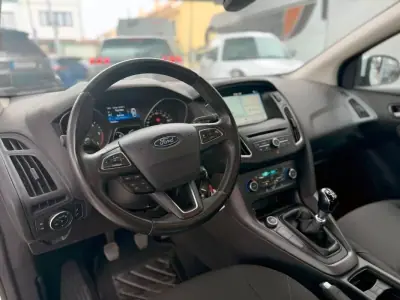 Ford Focus SW 2017 - 10900 EUR, 155572 km - AUTO.MOTO.pt - 155572km - foto 8 de 23