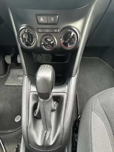 Peugeot 208 2014 - 8500 EUR, 125429 km - AUTO.MOTO.pt - 125429km - foto 12 de 17