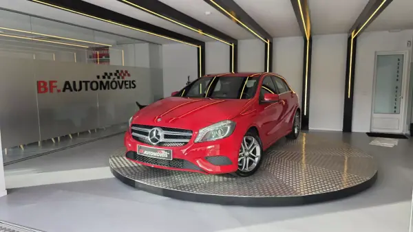 Mercedes-Benz A 160 2015 - 12900 EUR, 208637 km - AUTO.MOTO.pt - 208637km - foto 12 de 53