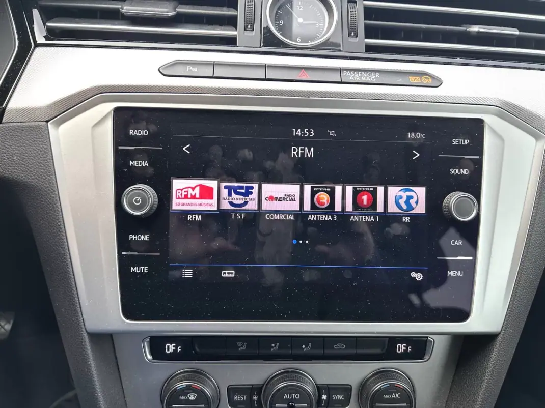Volkswagen Passat Variant 2018 - 17900 EUR, 143500 km - AUTO.MOTO.pt - 143500km - foto 11 de 20