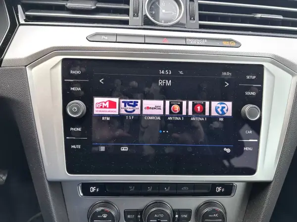 Volkswagen Passat Variant 2018 - 17900 EUR, 143500 km - AUTO.MOTO.pt - 143500km - foto 11 de 20