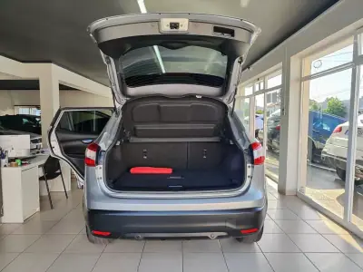 Nissan Qashqai 2015 - 14350 EUR, 98000 km - AUTO.MOTO.pt - 98000km - foto 15 de 38