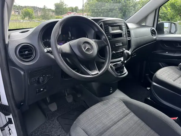 Mercedes-Benz Vito Tourer 2018 - 24900 EUR, 175000 km - AUTO.MOTO.pt - 175000km - foto 26 de 49