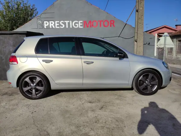 Volkswagen Golf 2012 - 11750 EUR, 153000 km - AUTO.MOTO.pt - 153000km - foto 5 de 19