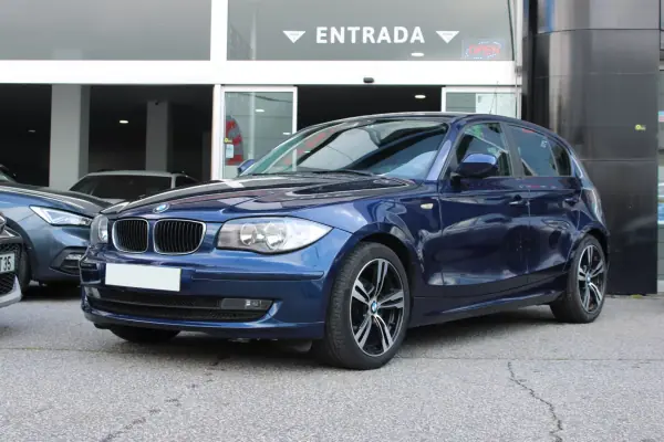 BMW 118 2010 - 9900 EUR, 205380 km - AUTO.MOTO.pt - 205380km - foto 3 de 15