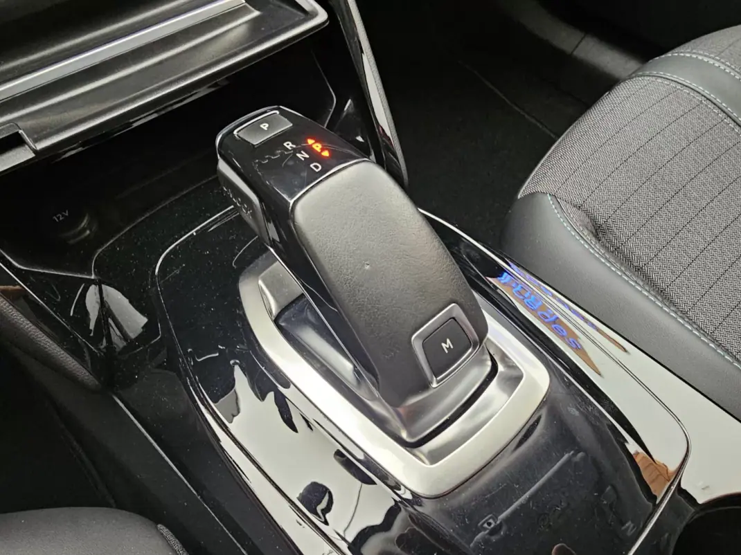 Peugeot 2008 2021 - 16500 EUR, 169015 km - AUTO.MOTO.pt - 169015km - foto 14 de 22