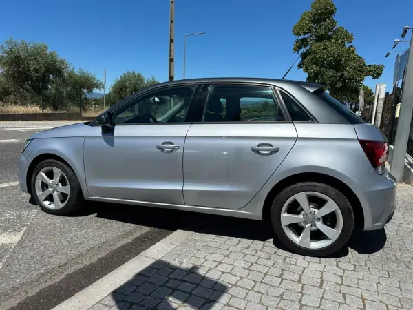 Audi A1 Sportback 2017 - 16900 EUR, 158196 km - AUTO.MOTO.pt - 158196km - foto 3 de 31