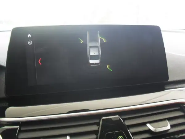 BMW 520 2017 - 26950 EUR, 80835 km - AUTO.MOTO.pt - 80835km - foto 33 de 38