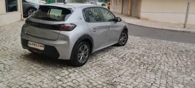Peugeot e-208 2022 - 18800 EUR, 18081 km - 18081km - foto 7 de 19