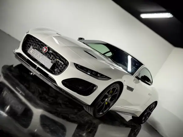 Jaguar F-Type 2020 - 52500 EUR, 77800 km - AUTO.MOTO.pt - 77800km - foto 6 de 27
