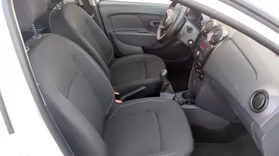 Dacia Sandero 2019 - 8950 EUR, 124000 km - AUTO.MOTO.pt - 124000km - foto 24 de 34