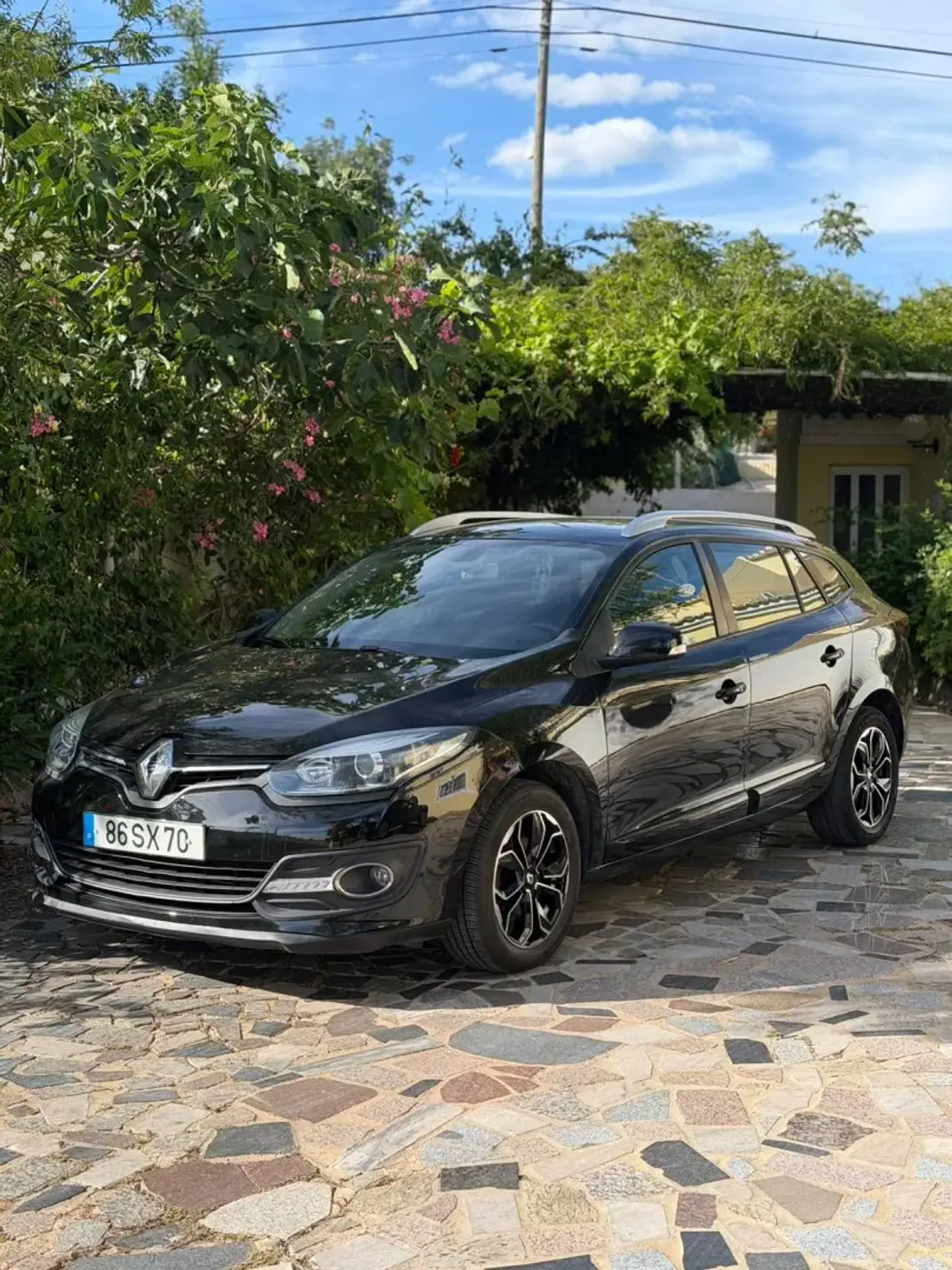 Renault Mégane 2014 - 9900 EUR, 97675 km - AUTO.MOTO.pt - 97675km - foto 2 de 9