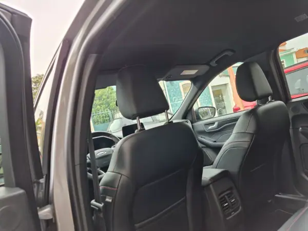 Ford Kuga 2023 - 21000 EUR, 56502 km - AUTO.MOTO.pt - 56502km - foto 31 de 34