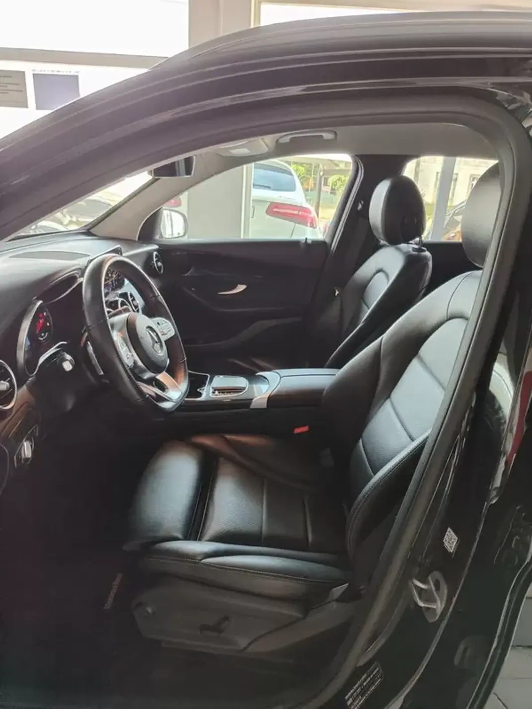 Mercedes-Benz GLC 300 2022 - 41500 EUR, 64500 km - AUTO.MOTO.pt - 64500km - foto 13 de 40