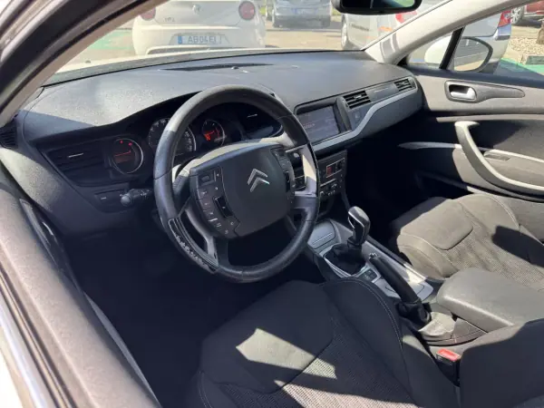 Citroën C5 Break 2012 - 7950 EUR, 305000 km - AUTO.MOTO.pt - 305000km - foto 10 de 18