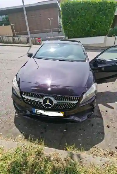Mercedes-Benz A 180 2016 - 15500 EUR, 184000 km - 184000km - foto 1 de 15